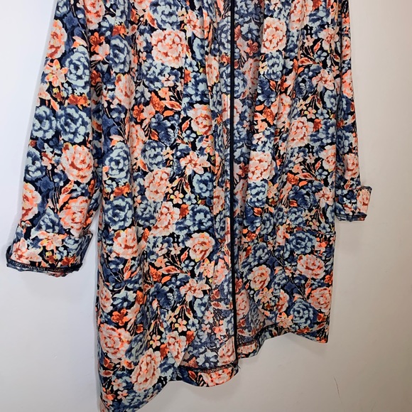 Women Lush Floral Open Front Blazer Size XS - Picture 3 of 6
